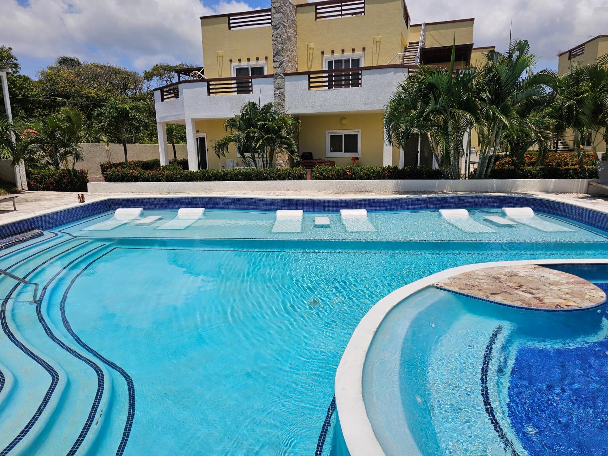 Las Palmas Joliet Corozal  Extérieur photo